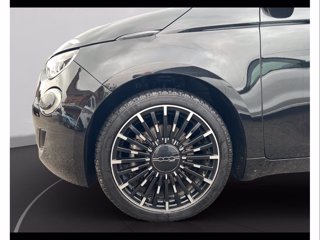 FIAT 500e 42 kwh la prima