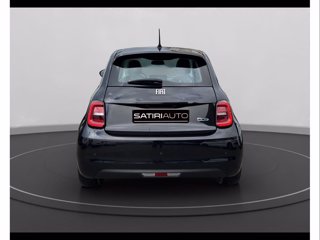 FIAT 500e 42 kwh la prima