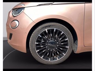 FIAT 500e 3+1 42 kwh la prima