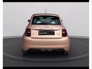 FIAT 500e 3+1 42 kwh la prima