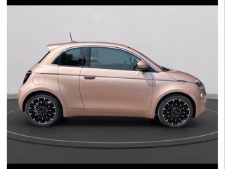 FIAT 500e 3+1 42 kwh la prima