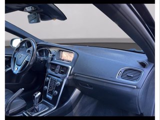 VOLVO V40 2.0 d2 business my17
