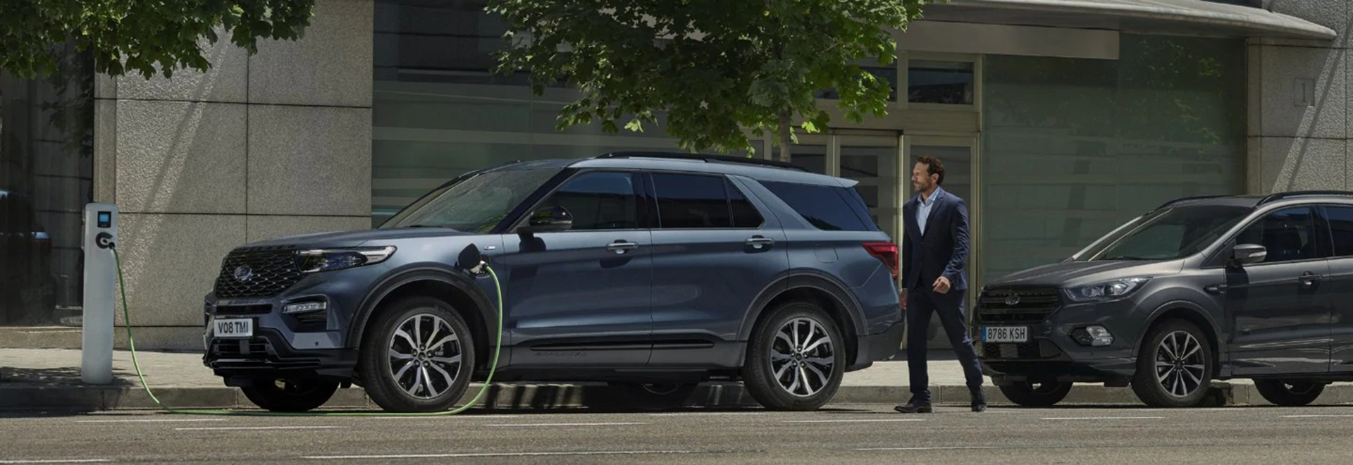 Ford Explorer Land