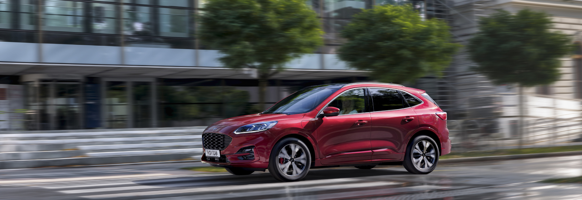 Kuga ST Line X Plug View